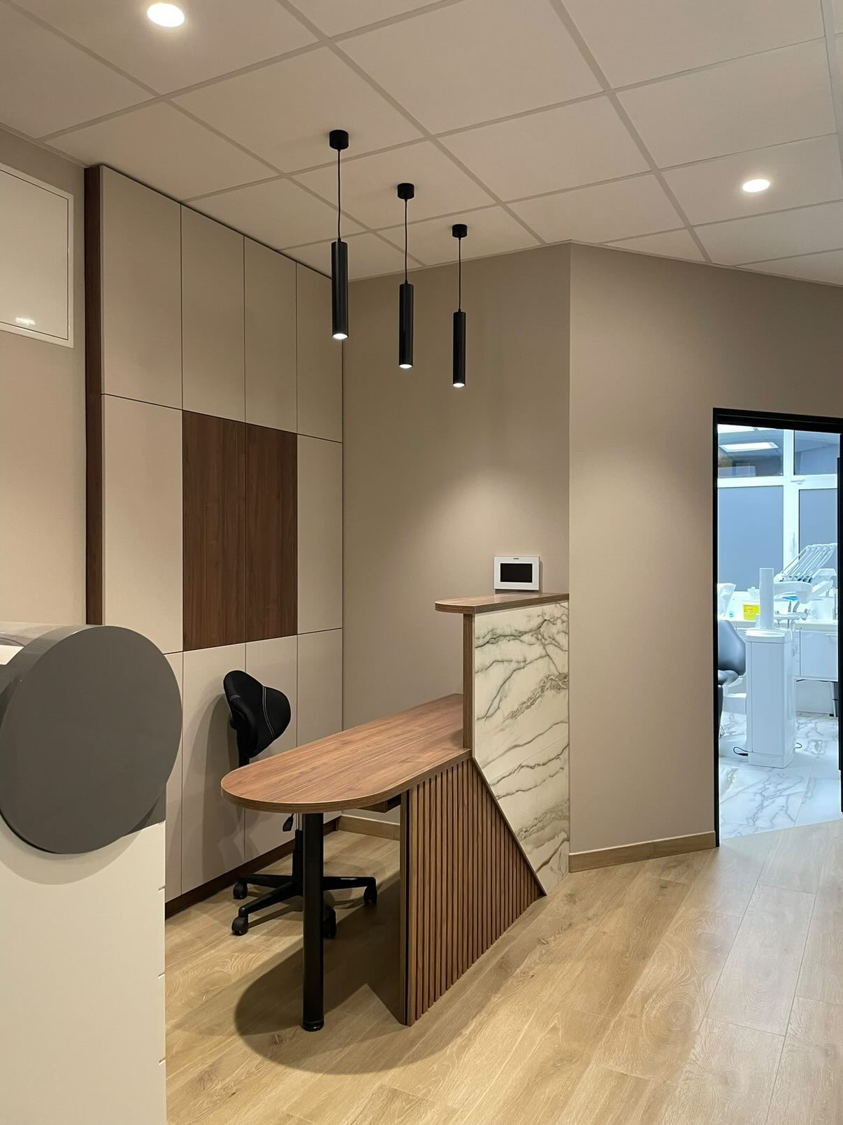 Espace d'accueil du cabinet dentaire à Bures-sur-Yvette